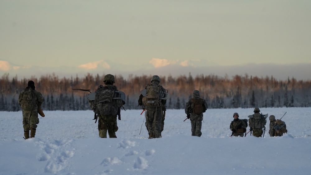 Alaska Army Guard Aviation unit supports UAA ROTC field training exercise