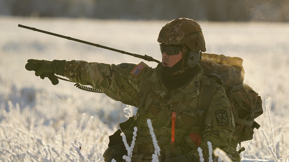 Alaska Army Guard Aviation unit supports UAA ROTC field training exercise