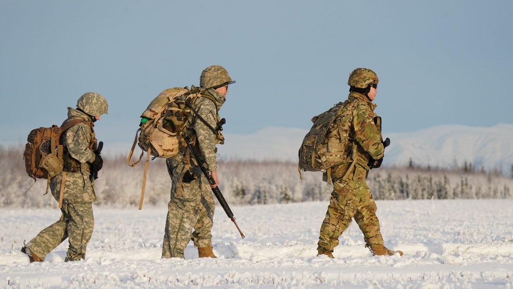 Alaska Army Guard Aviation unit supports UAA ROTC field training exercise