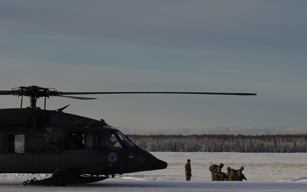 Alaska Army Guard Aviation unit supports UAA ROTC field training exercise