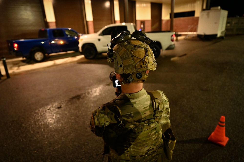 1 CTCS Airmen test night vision capabilities