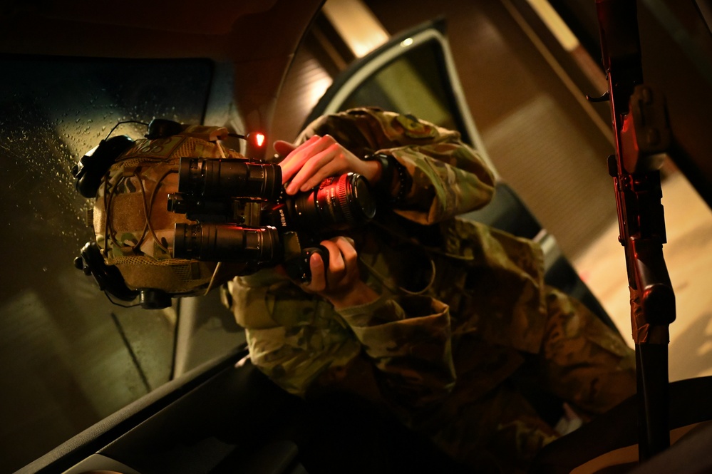 1 CTCS Airmen test night vision capabilities