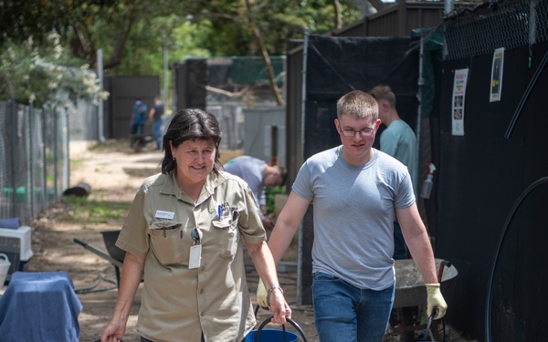 Sailors from the USS Mississippi (SSN 782) Volunteer in Australia