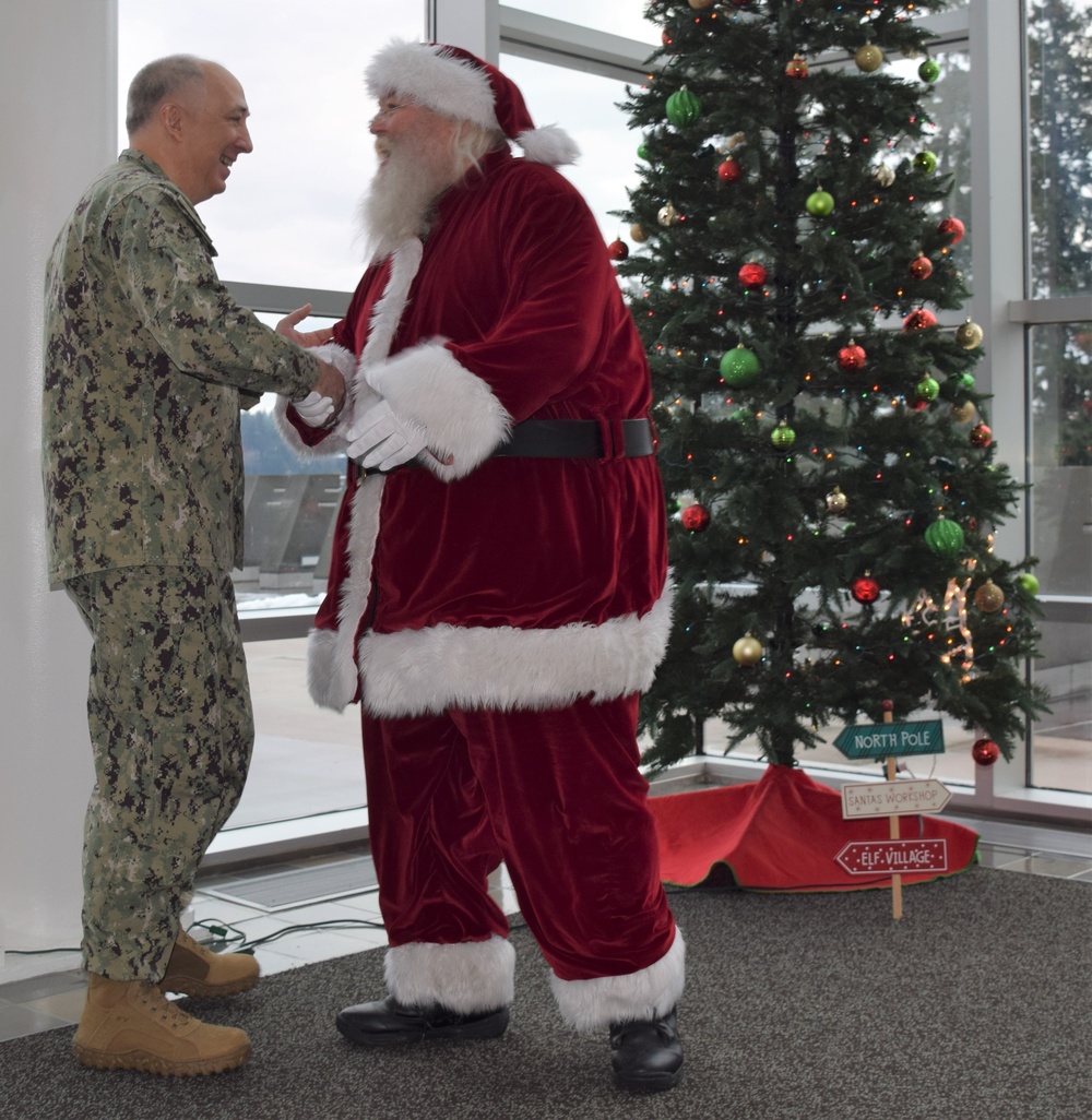 Annual Tree Lighting Shines for Those Deployed at Naval Hospital Bremerton