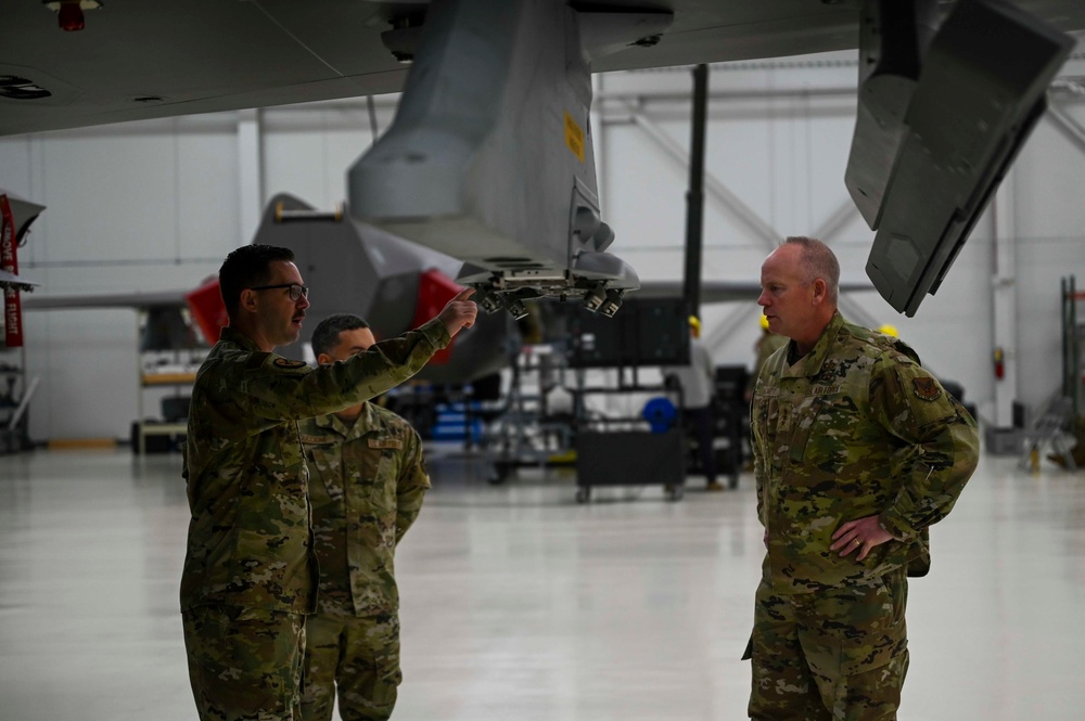 Lt. Gen. Michael Schmidt visits the F-35 Academic Training Center