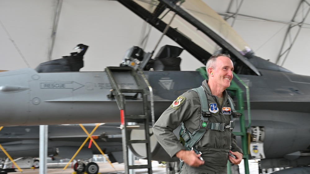 Former 162nd Wing Commander retires with gratitude