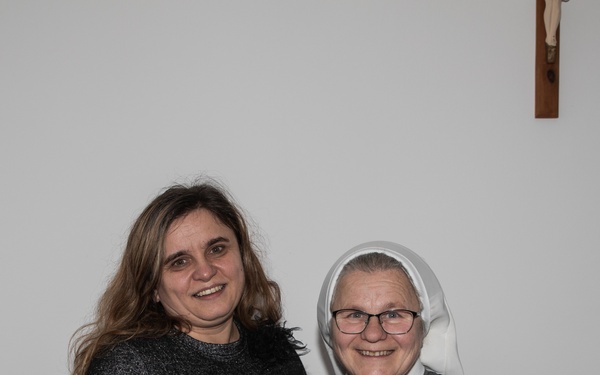 Toy Story: 1st Inf. Div. Soldiers Donate to Local Polish Orphanage