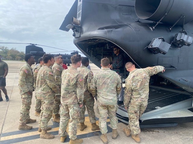 U.S. Army Chemical Corps Soldiers train with U.S. Navy SEALs during Exercise Trident