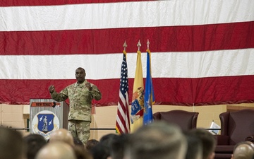 ANG Command Chief speaks with 108th Wing Airmen