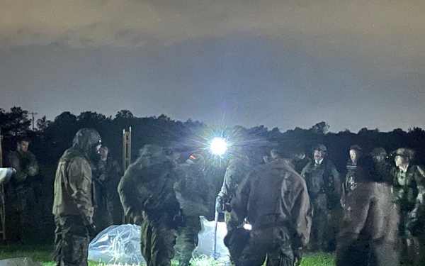 U.S. Army Chemical Corps Soldiers train with U.S. Navy SEALs during Exercise Trident