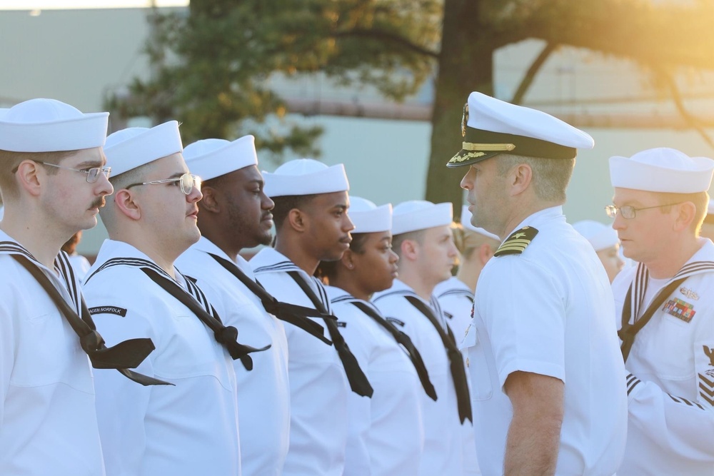 Fleet Weather Center Norfolk Holds Uniform Inspection