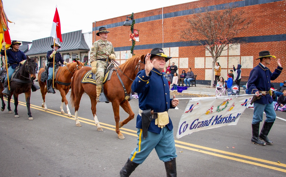 First Team Horse Cavalry Gives Local Community Some Holiday Cheer