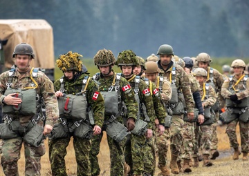 Menton 2022 U.S., Canadian partnership jump