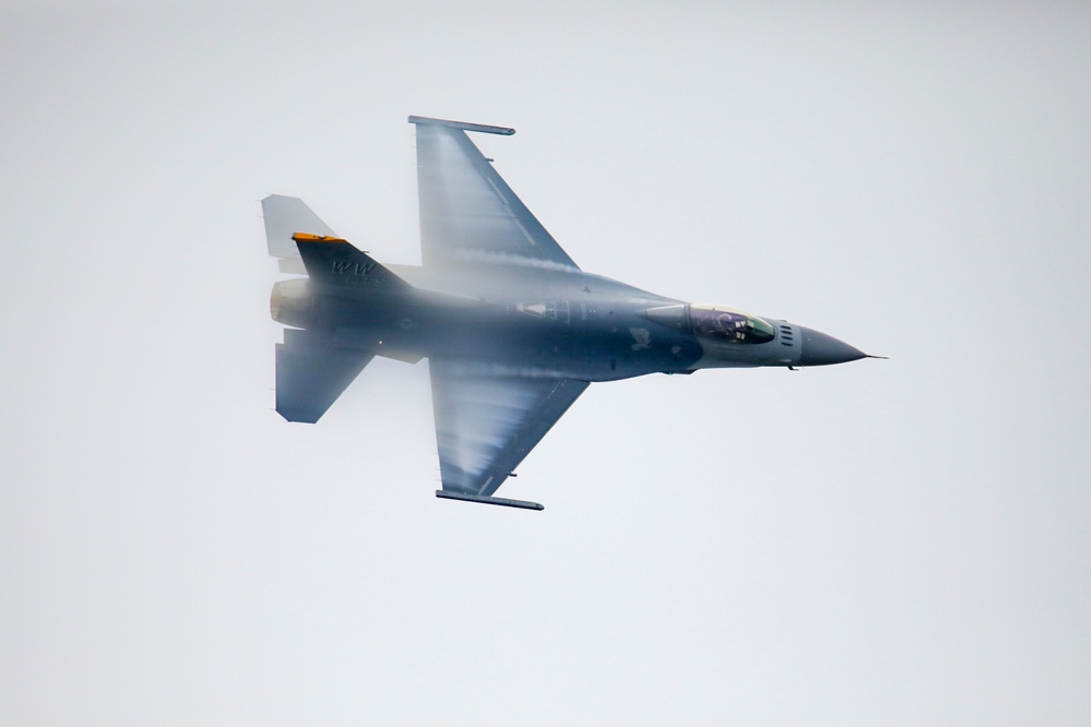VMFA-312 participate in Nyutabaru Air Show