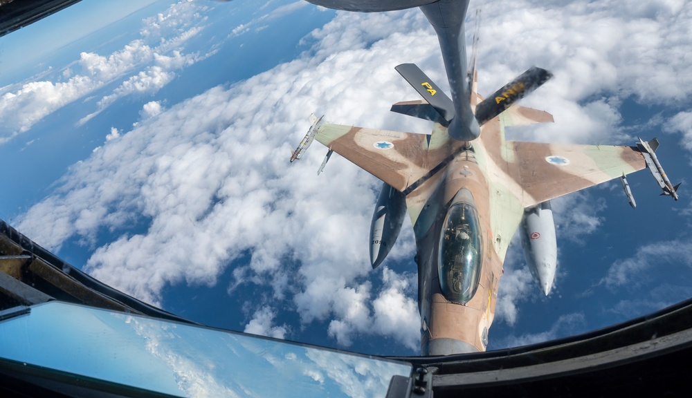 U.S. and Israeli Air Force execute fighter escort and refueling exercise