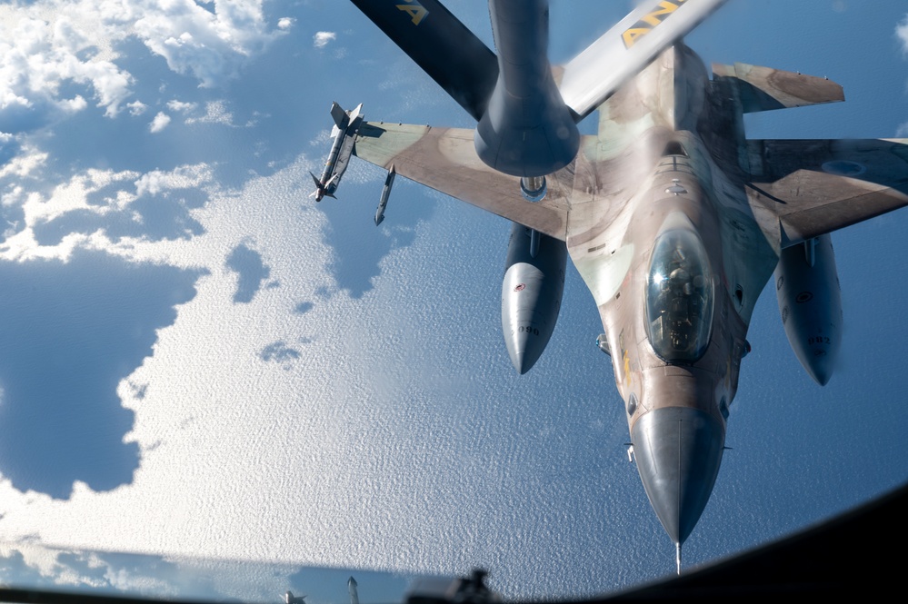 U.S. and Israeli Air Force execute fighter escort and refueling exercise