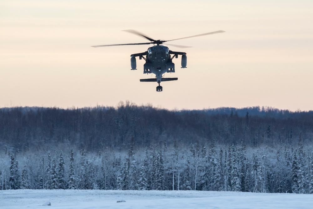 Alaska Army National Guard aviators support UAA Army ROTC field training exercise