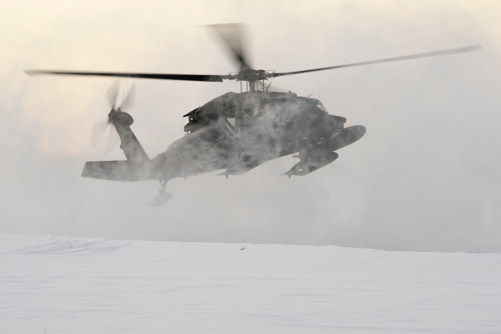 Alaska Army National Guard aviators support UAA Army ROTC field training exercise