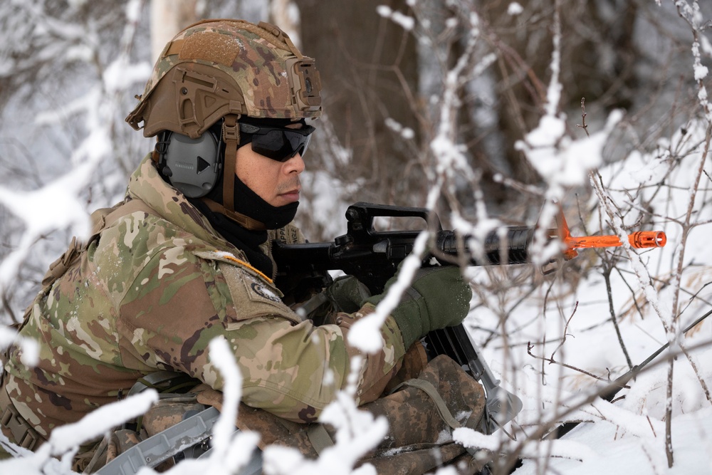 Alaska Army National Guard aviators support UAA Army ROTC field training exercise