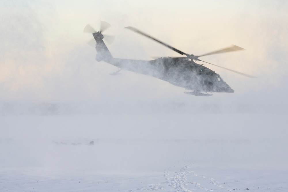 Alaska Army National Guard aviators support UAA Army ROTC field training exercise