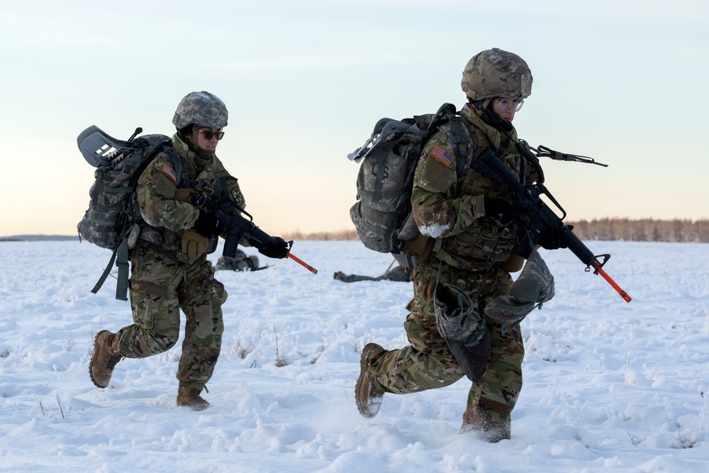 Alaska Army National Guard aviators support UAA Army ROTC field training exercise