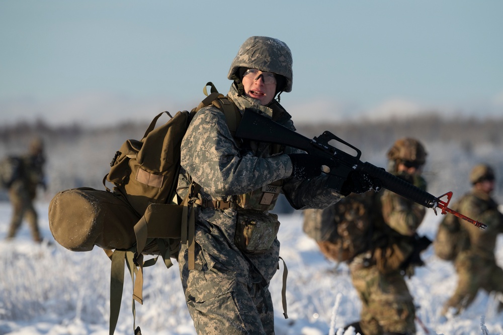 Alaska Army National Guard aviators support UAA Army ROTC field training exercise