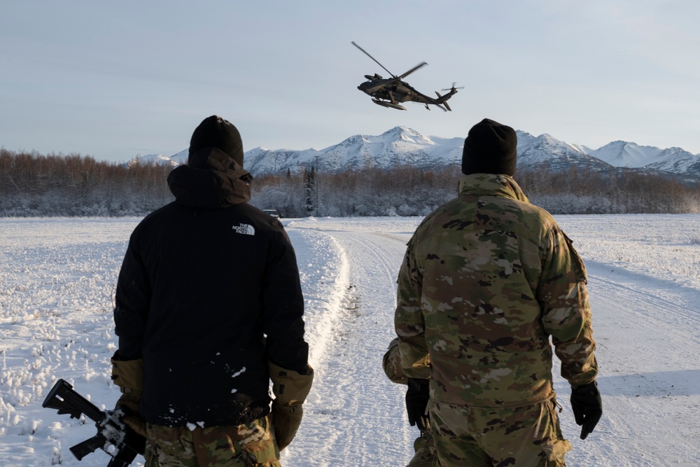 Alaska Army National Guard aviators support UAA Army ROTC field training exercise