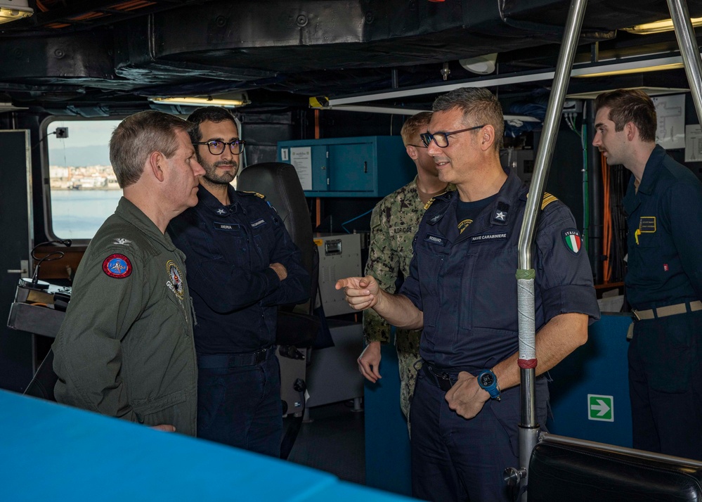 USS George H.W. Bush (CVN 77) Cross Deck with ITS Carabiniere (F 593)