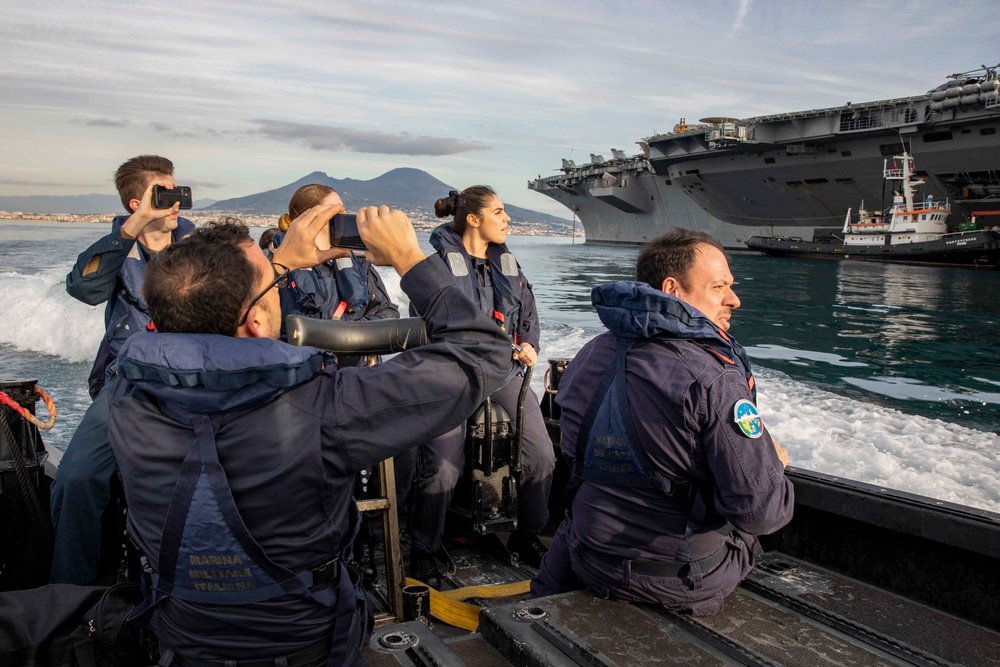 USS George H.W. Bush (CVN 77) Cross Deck with ITS Carabiniere (F 593)