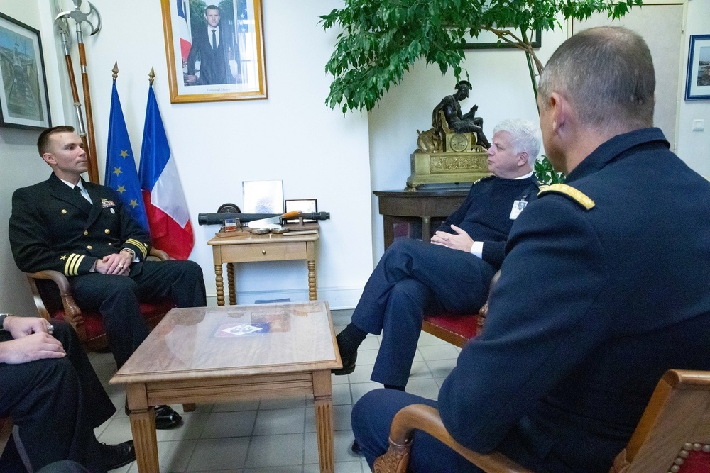 USS Truxtun (DDG 103) Commanding Officer Meets with French Allies