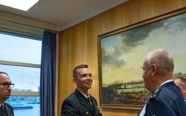 USS Truxtun (DDG 103) Commanding Officer Meets with French Allies