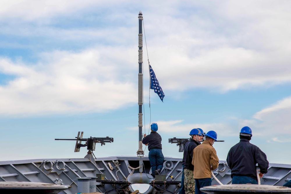 USS Leyte Gulf (CG 55) Arrives in Augusta Bay, Italy