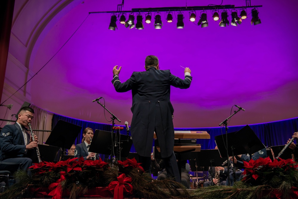 KMC expresses appreciation for host nation hospitality through holiday concert