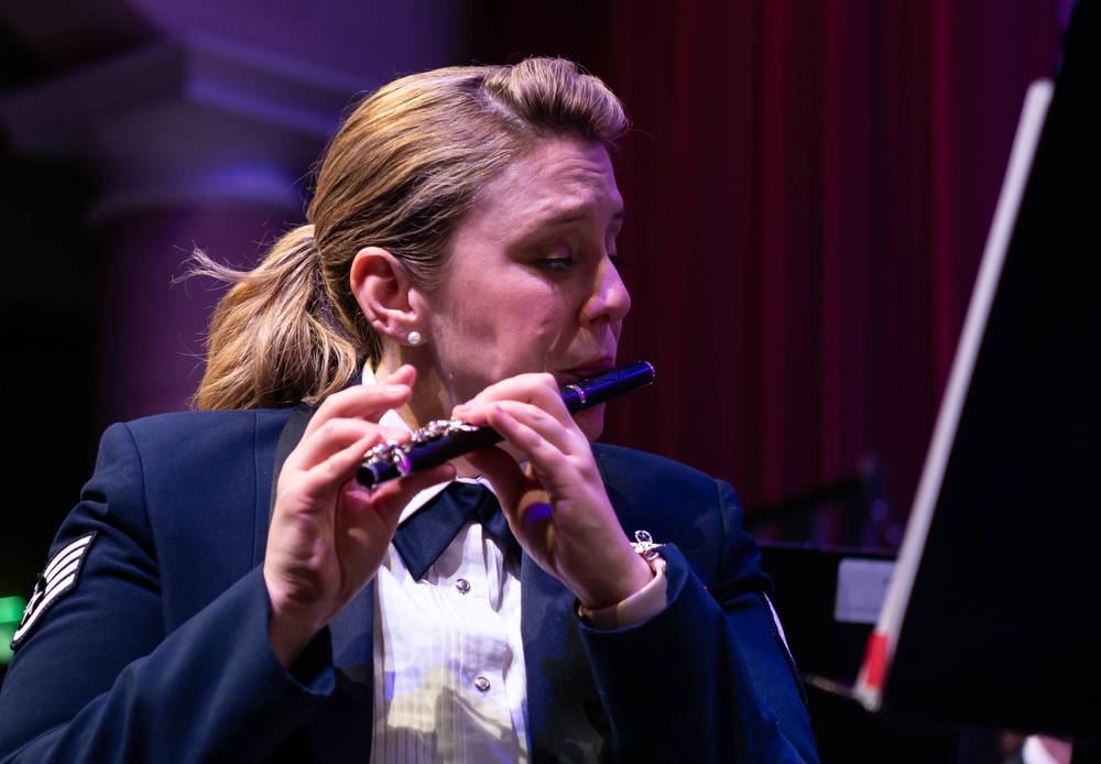 KMC expresses appreciation for host nation hospitality through holiday concert