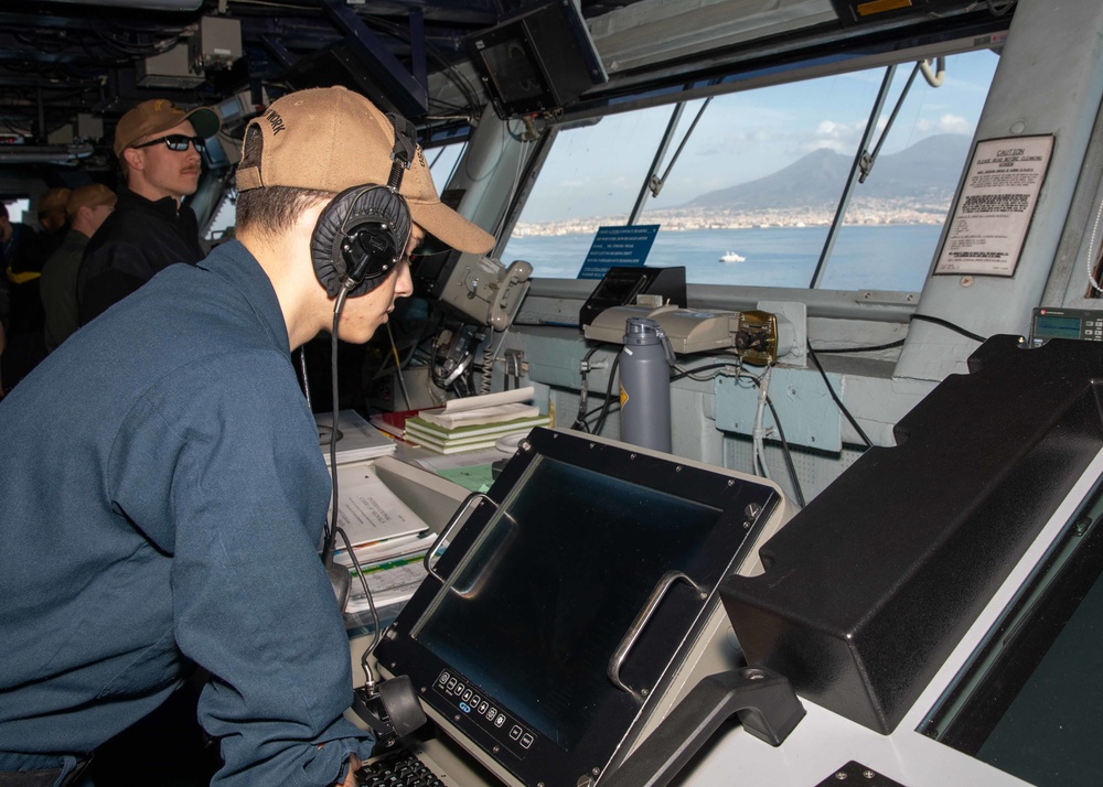 USS George H.W. Bush (CVN 77) Departs Naples, Italy