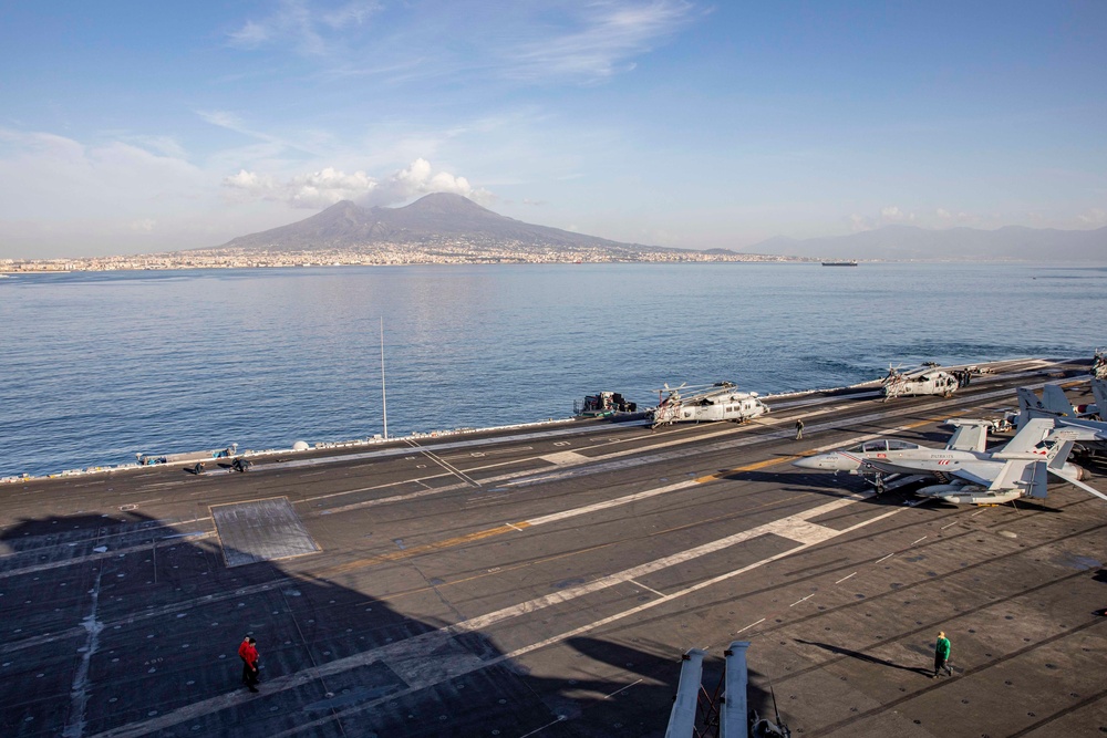 USS George H.W. Bush (CVN 77) Departs Naples, Italy