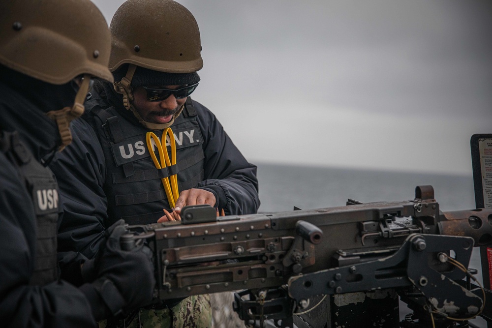 USS Paul Ignatius (DDG 117) Conducts Weapons Shoot