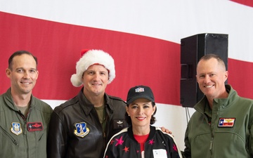 Holidays &amp; Heroes 2022