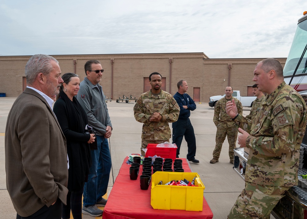 56th Operations, Maintenance Groups Conduct Open House