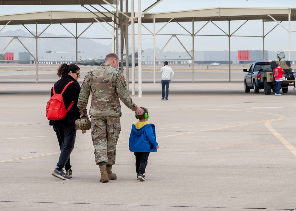 56th Operations, Maintenance Groups Conduct Open House