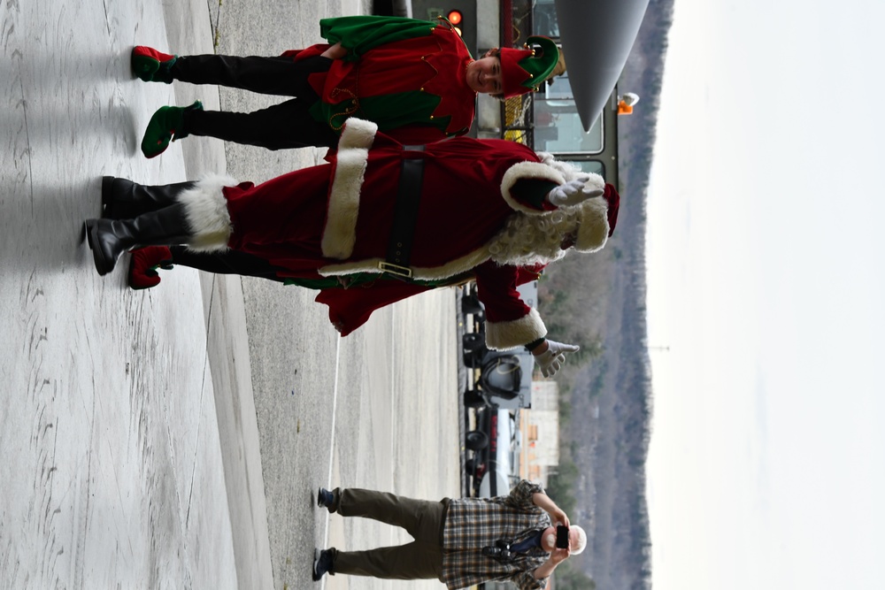 104th Fighter Wing celebrates at holiday party