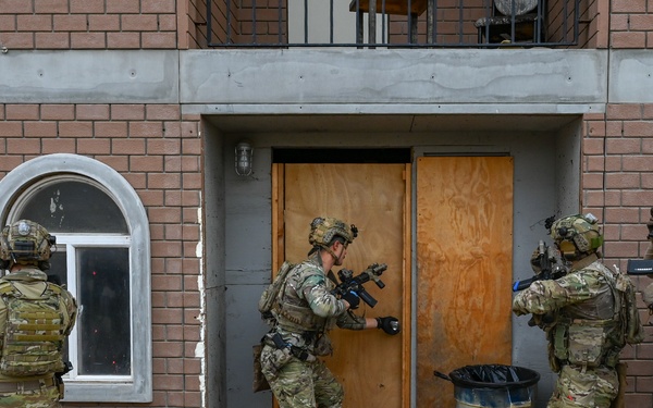 U.S. Navy and Republic of Korea SEALs Bilateral Training Exercise