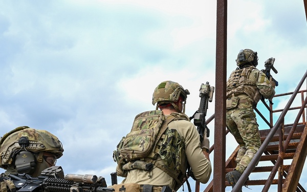 U.S. Navy and Republic of Korea SEALs Bilateral Training Exercise