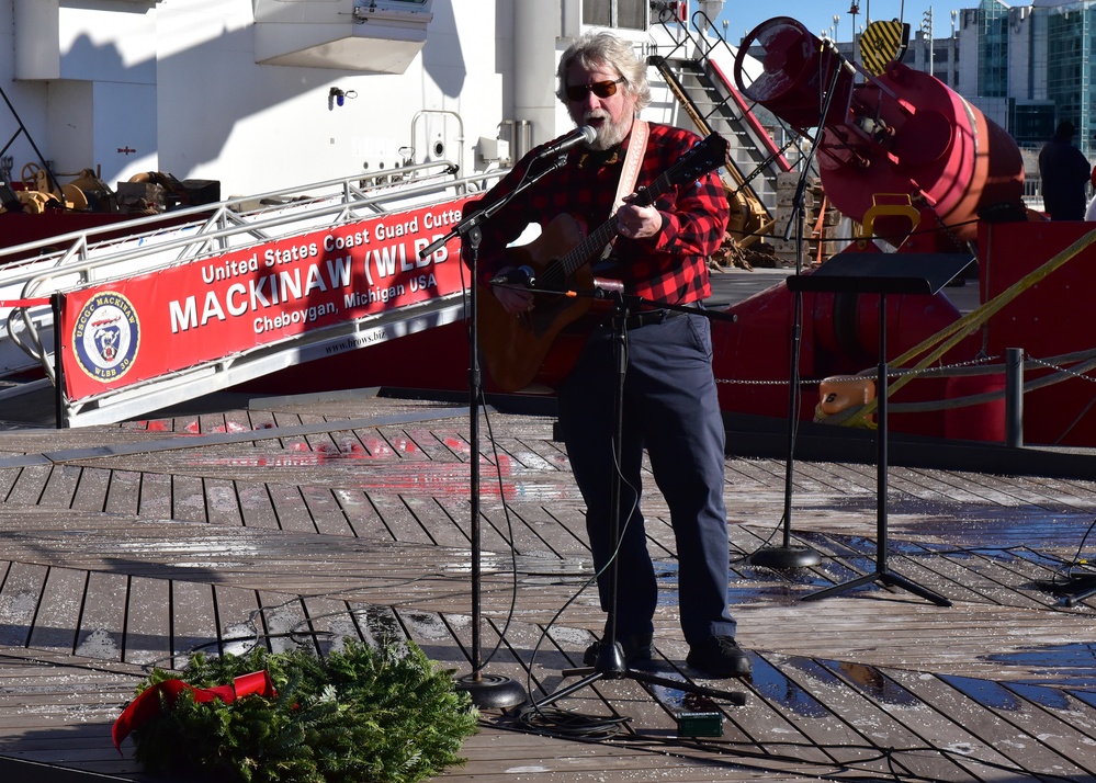 CGC Mackinaw, Chicago's Christmas Ship, sails into Chicago, delivers 1,200 trees