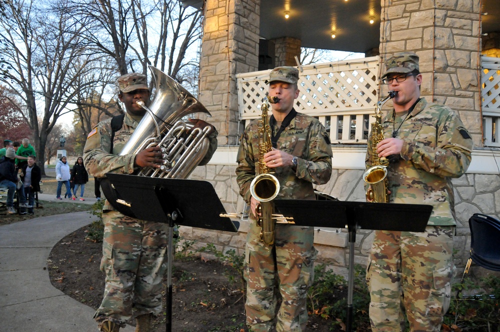 Holiday tree lighting