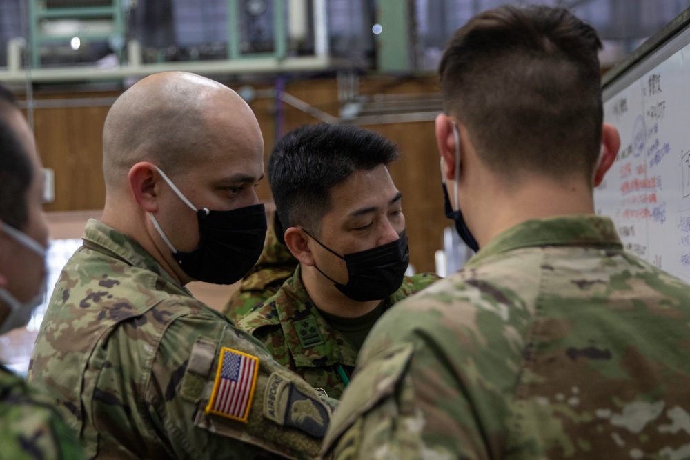 1-11th Soldiers and JGSDF Work Together During Yama Sakura 83