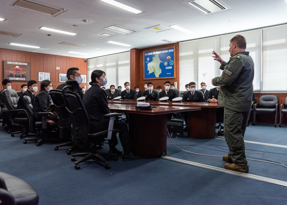 JMSDF 203rd Air Training Squadron Visits NAF Atsugi