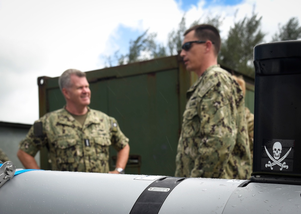 Adm. Paparo Visits EODMU 5 and Joint Region Marianas Sailors