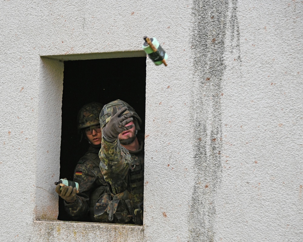 German elite troop trains Urban Warfare