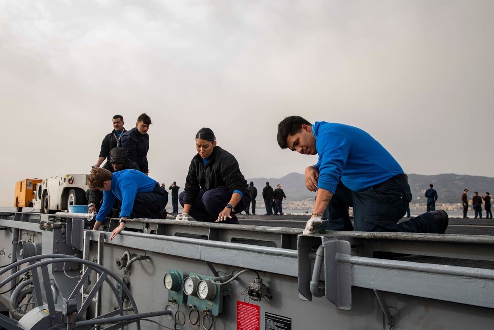 Daily Operations Aboard USS George H.W. Bush (CVN 77)